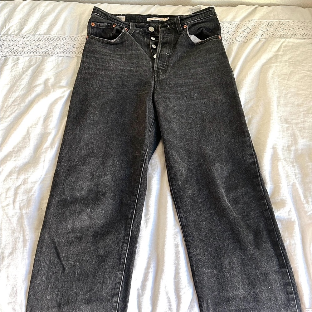 Levi’s Ribcage jeans